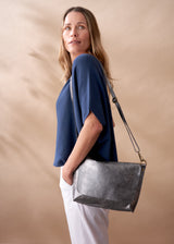 LARGE BUSBY LEATHER BAG - CHARCOAL