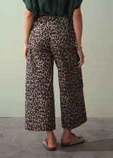 Wid leg cropped trousers in leopard print