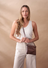 JODY LEATHER CLUTCH BAG - DARK BRONZE