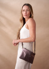 JODY LEATHER CLUTCH BAG - DARK BRONZE