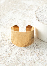 Gold hammered chunky ring