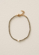 Beaded bracelet with pearl detail
