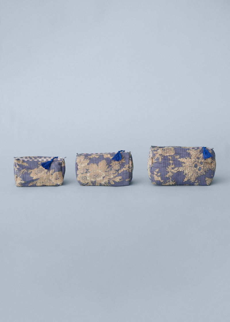ANIKA WASH BAG - BLUE POSIE