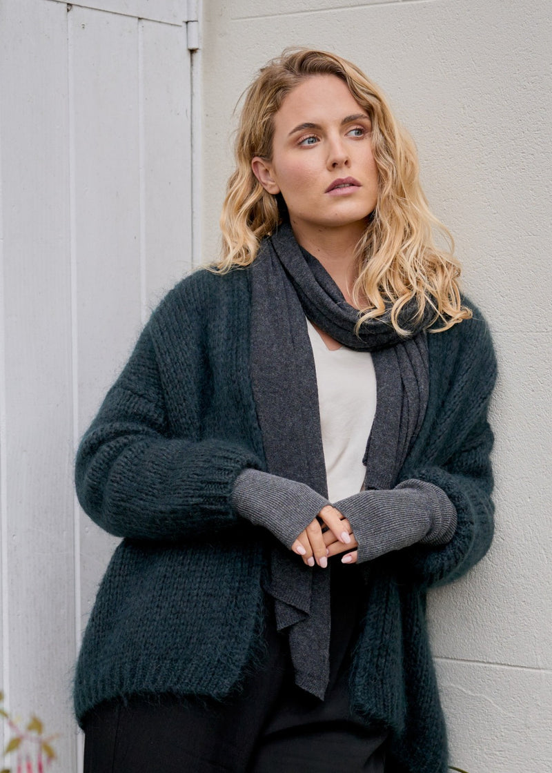 GWEN CASHMERE MIX SCARF - DARK GREY