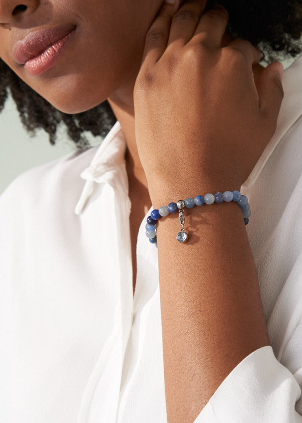 Blue glass beaded bracelet