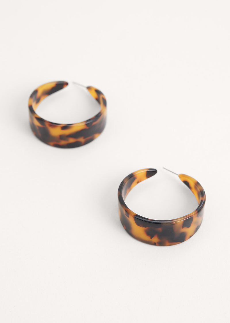 Brown tortoiseshell hoop earrings
