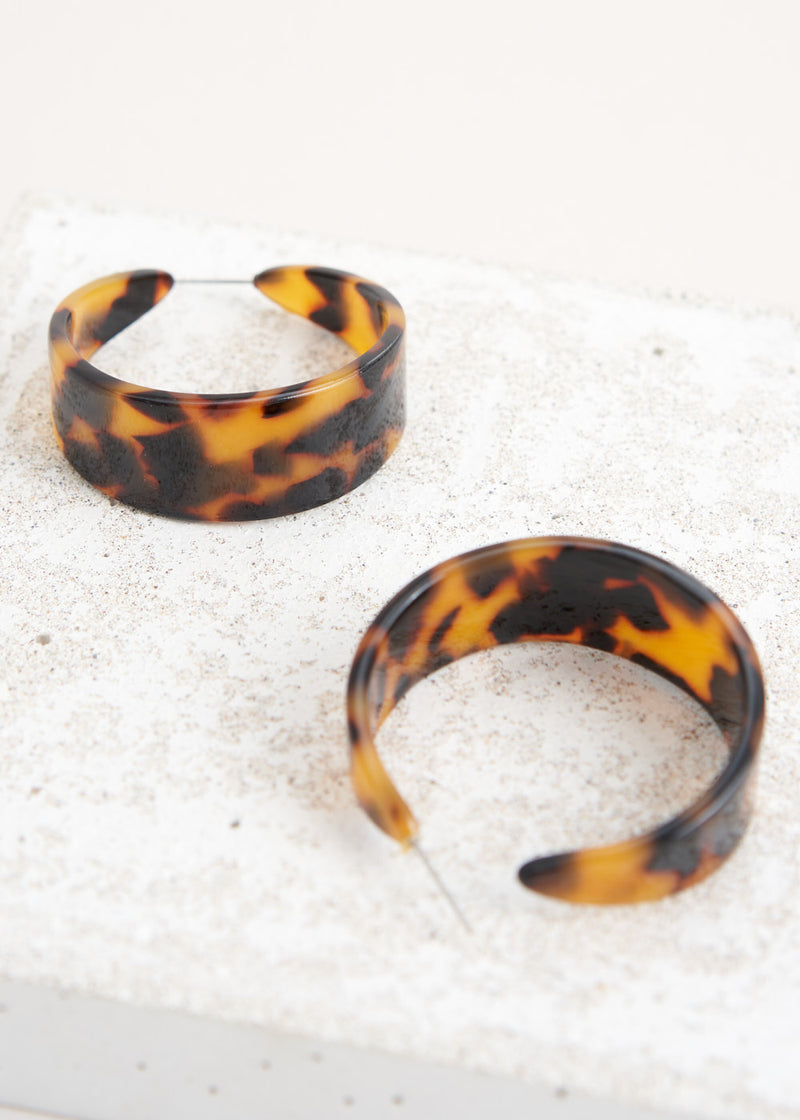 Brown tortoiseshell hoop earrings