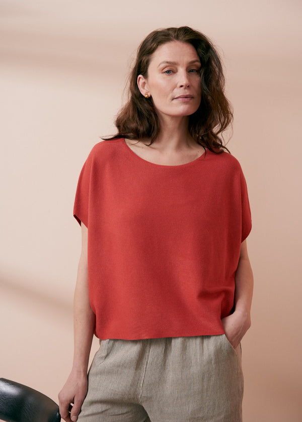Terracotta red short sleeve fine knit sweater