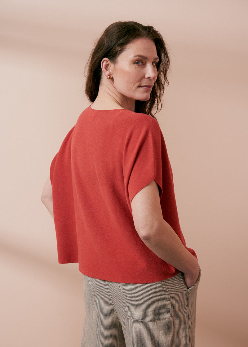 Terracotta red short sleeve fine knit sweater