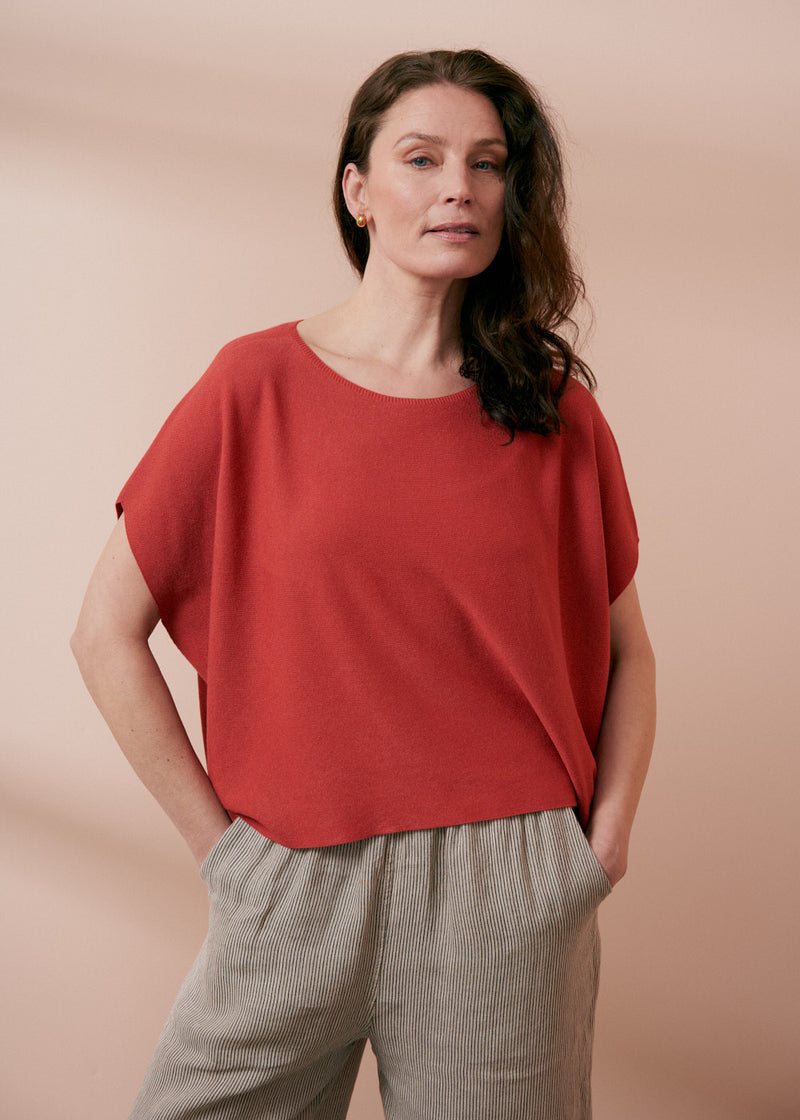 Terracotta red short sleeve fine knit sweater