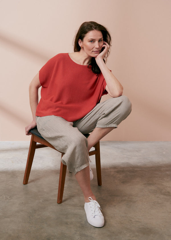 Terracotta red short sleeve fine knit sweater