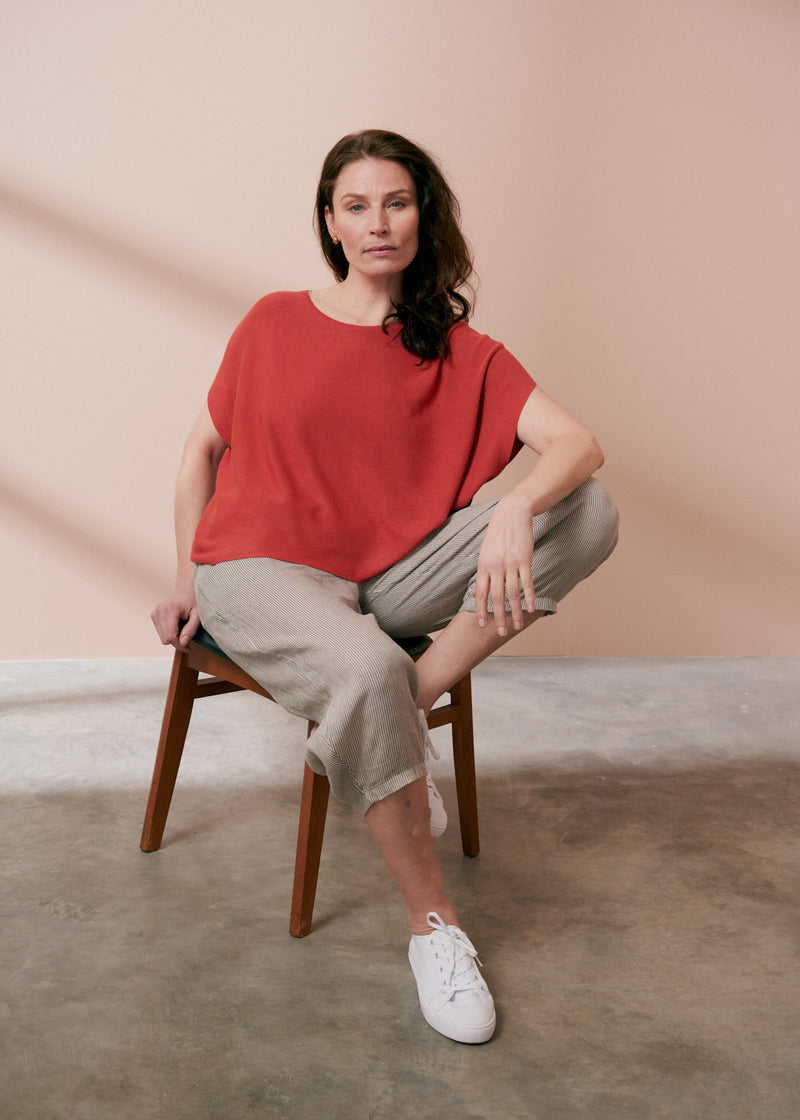 Terracotta red short sleeve fine knit sweater