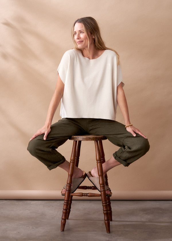 Light oatmeal short sleeve sweater top