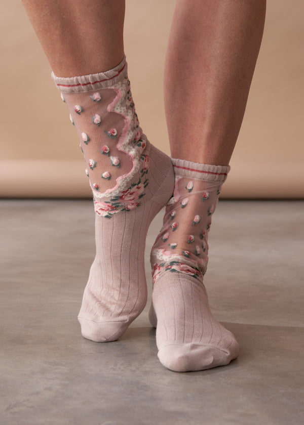 FLORA SEMI SHEER SOCKS - LIGHT PINK