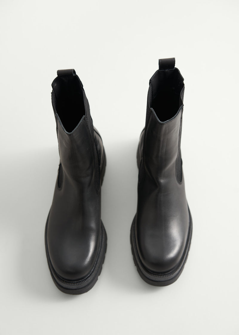 Black leather chunky chelsea boot