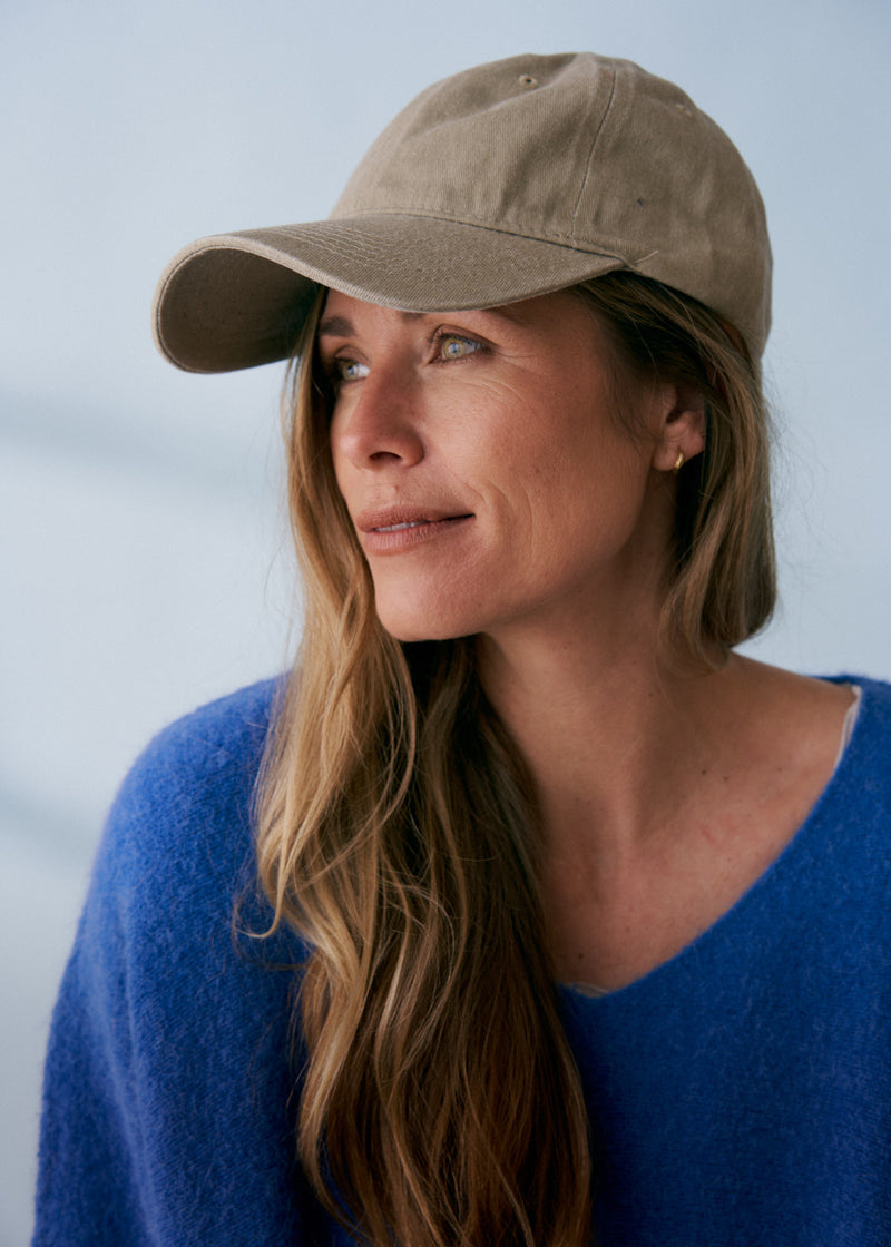 Taupe baseball cap