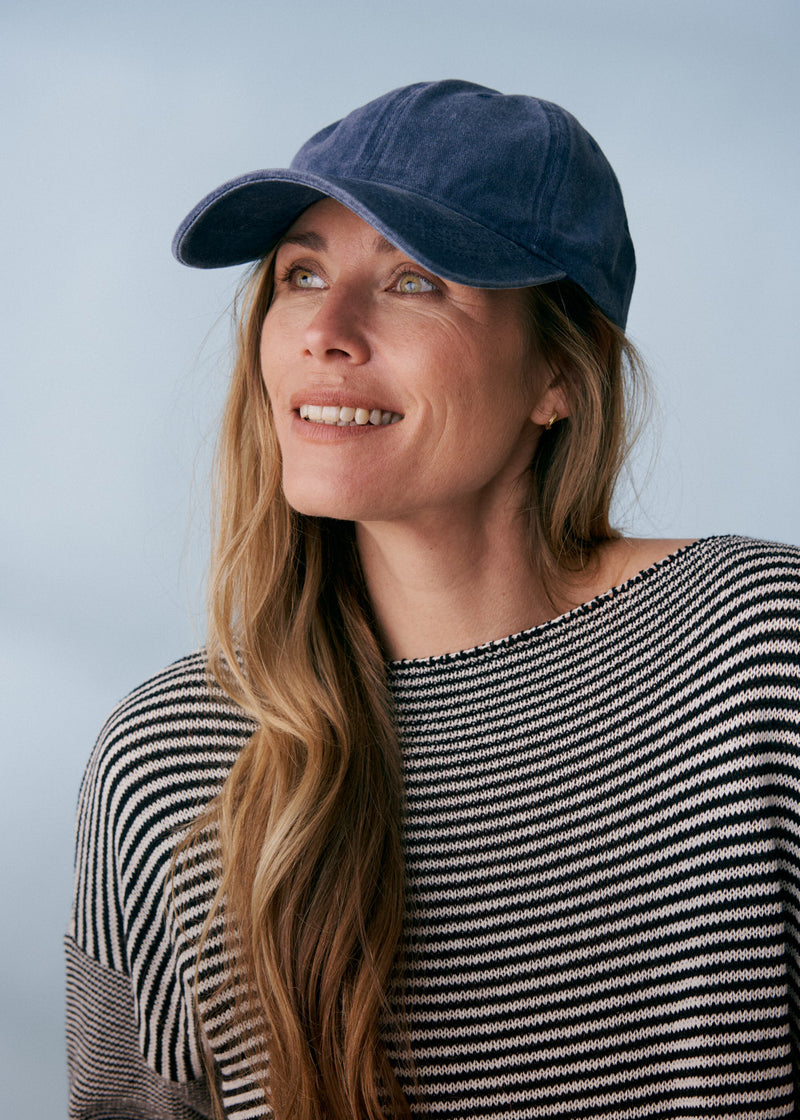 Dark blue washed cap