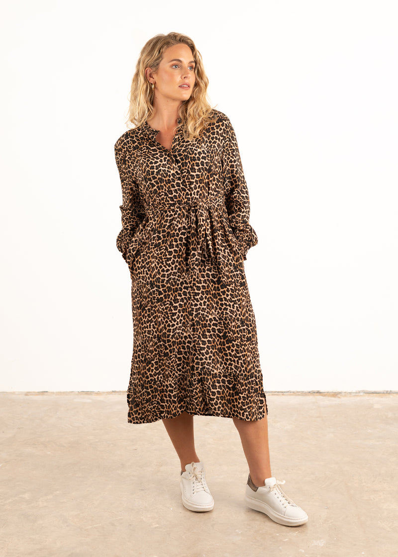 Leopard print midi dress with waist tie