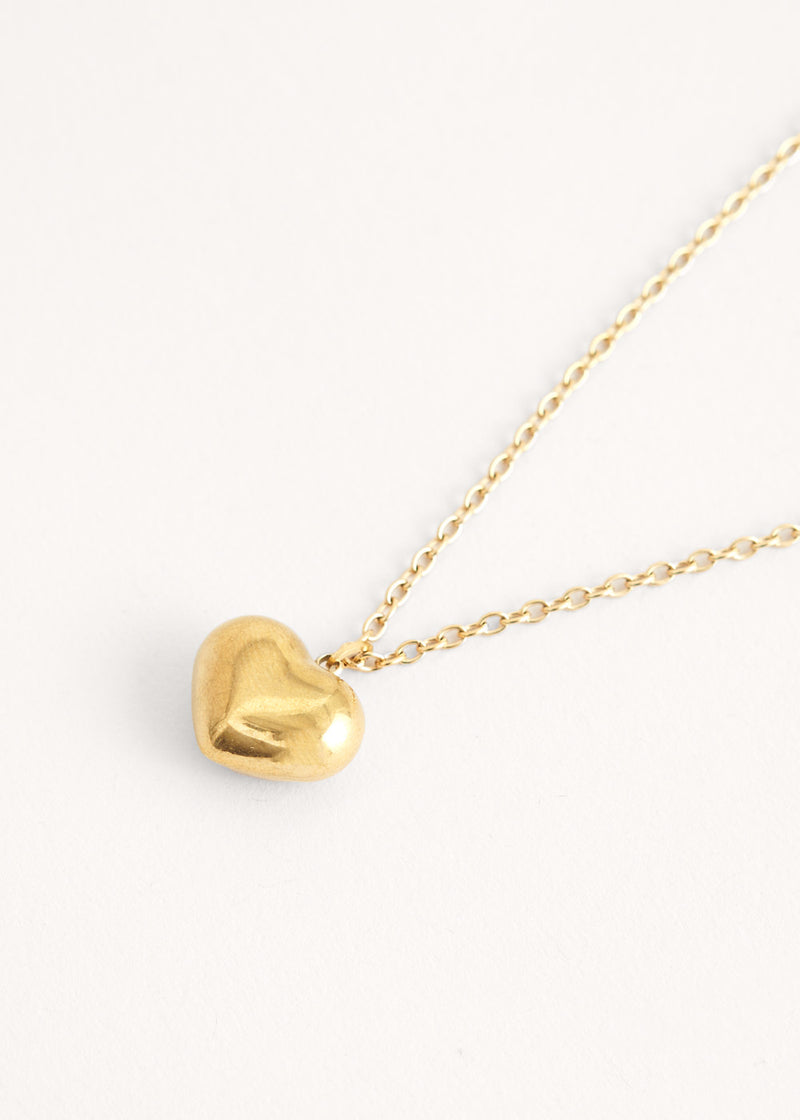 Gold hear pendant necklace