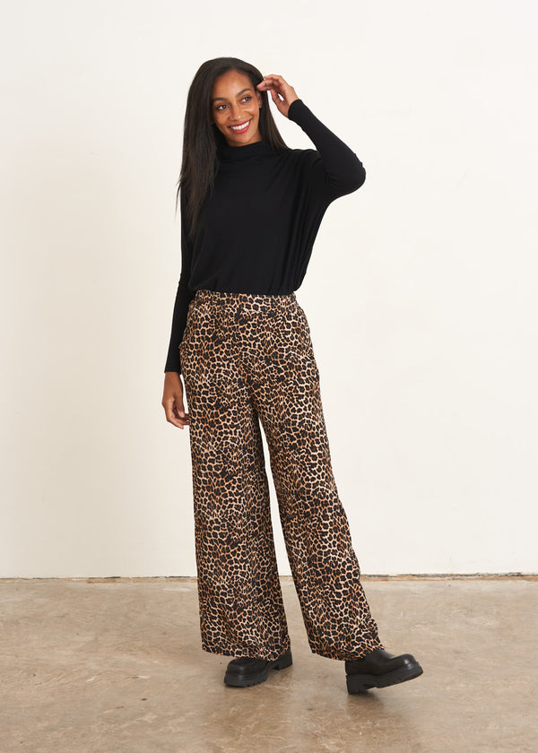 High waist leopard print trousers