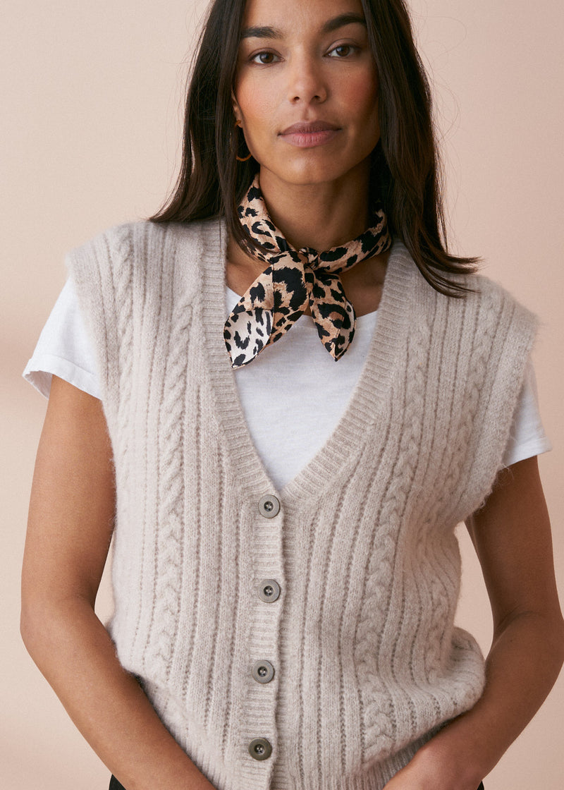 Sleeveless cable knit waistcoat