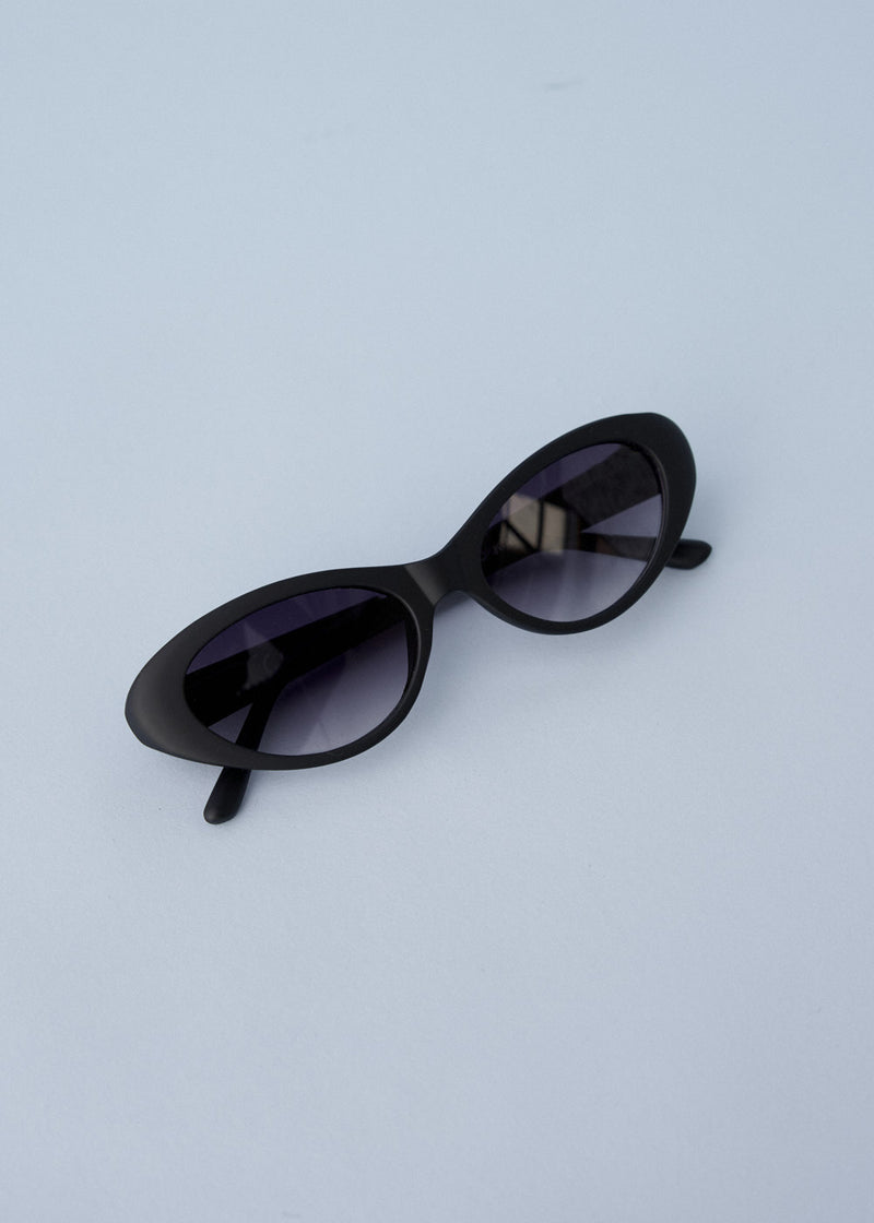 Black slim sunglasses
