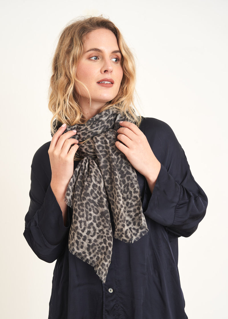 Grey leopard scarf