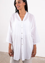 Loose fit white shirt