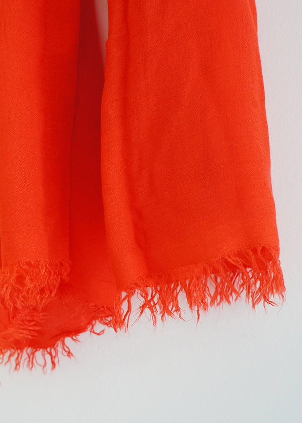 Red bamboo scarf