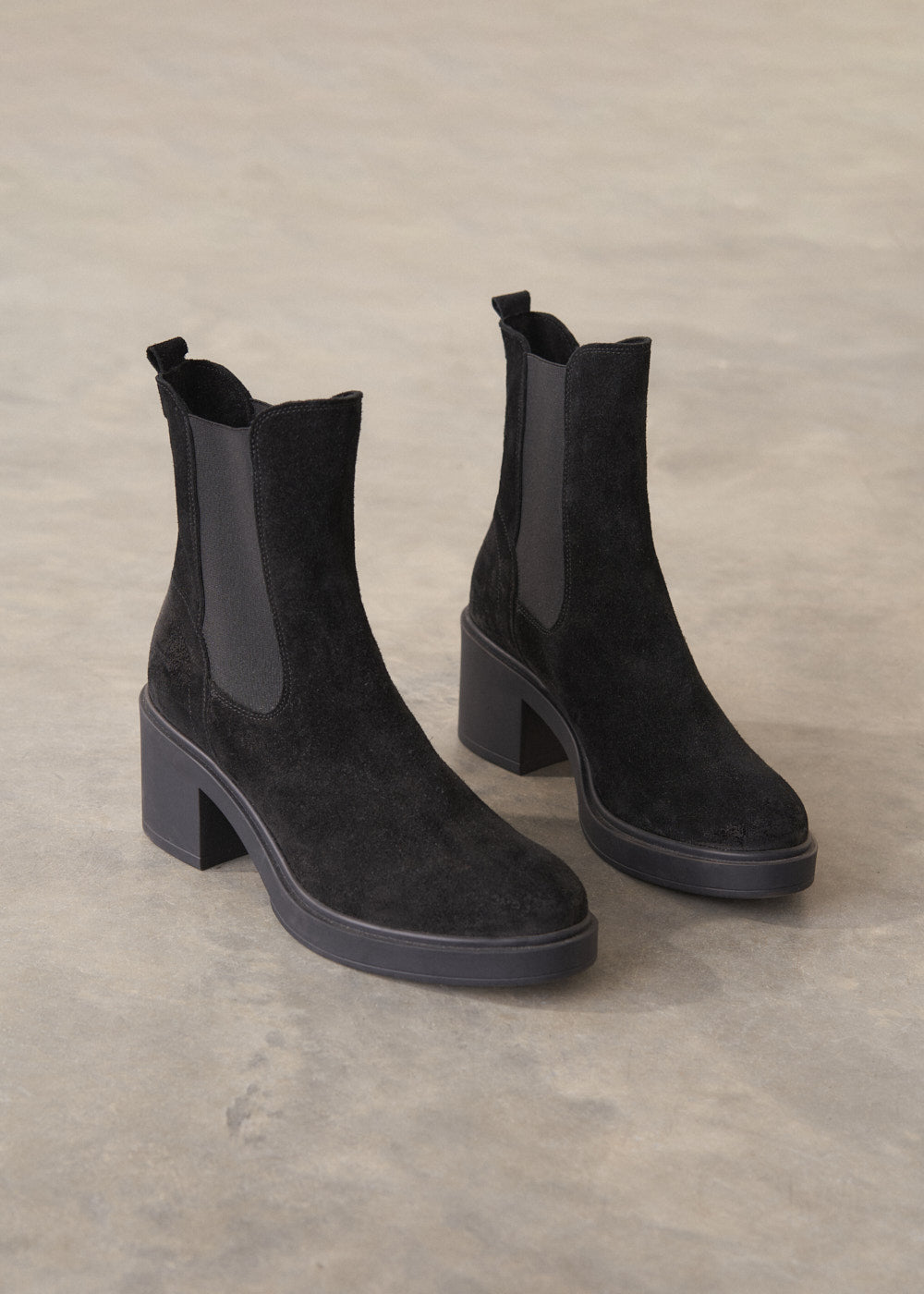 MILLY SUEDE BOOT - BLACK