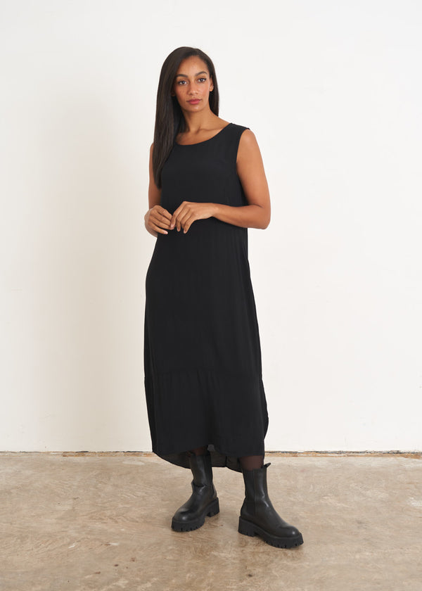 Black sleeveless cocoon dress