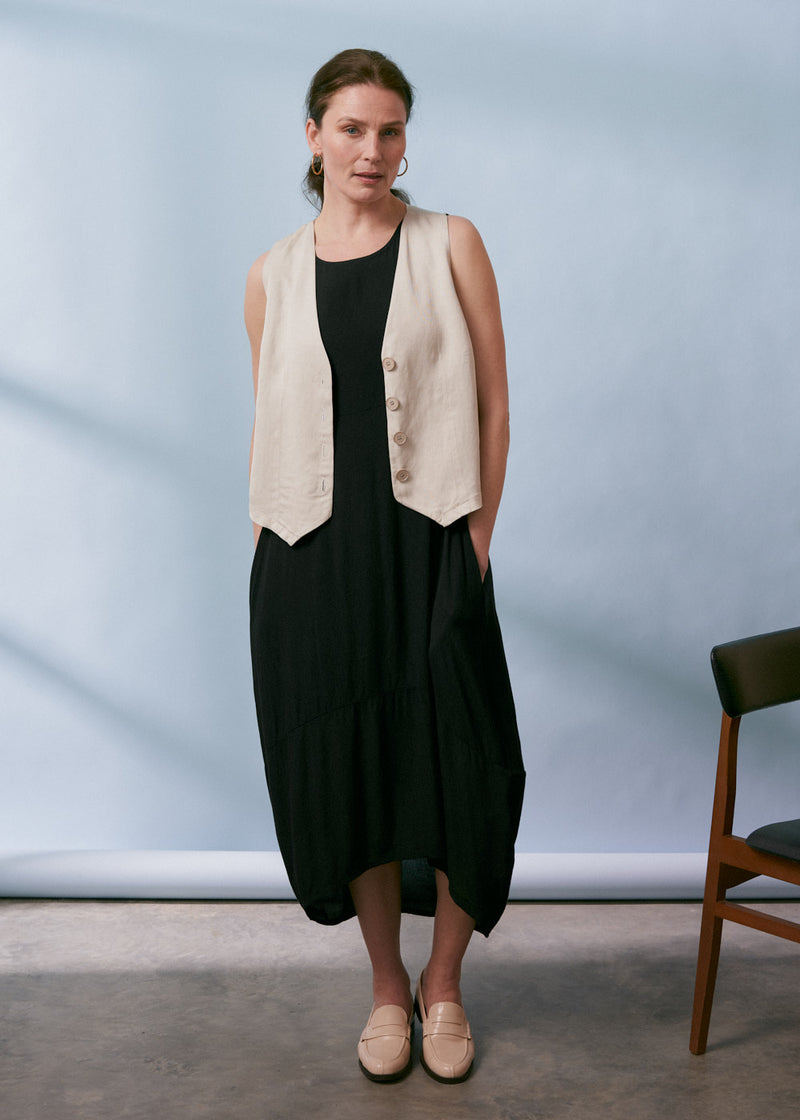 Black tulip skirt sleeveless dress