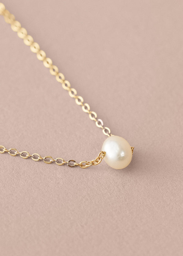 POPPY PEARL NECKLACE