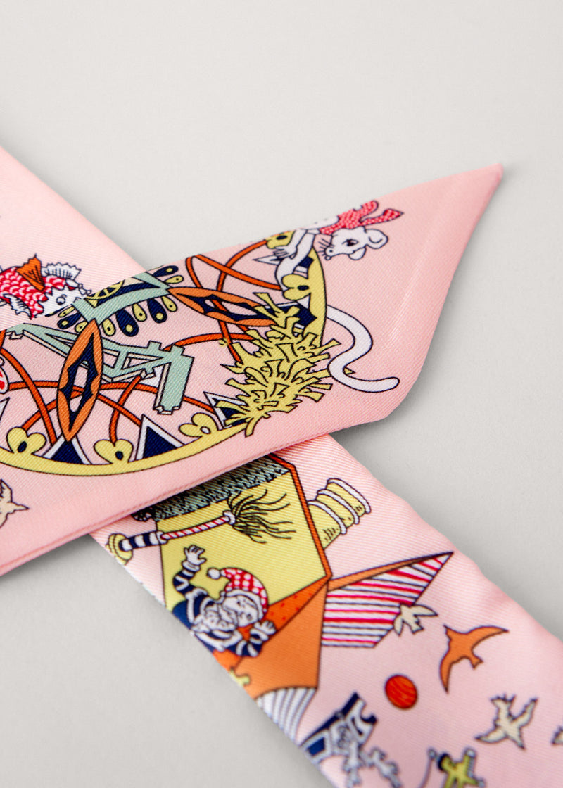 Pale pink illustrated neck tie
