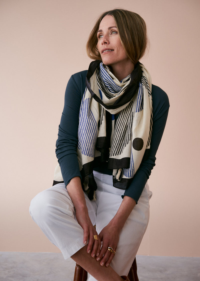 Blue and black printed tassel scarf
