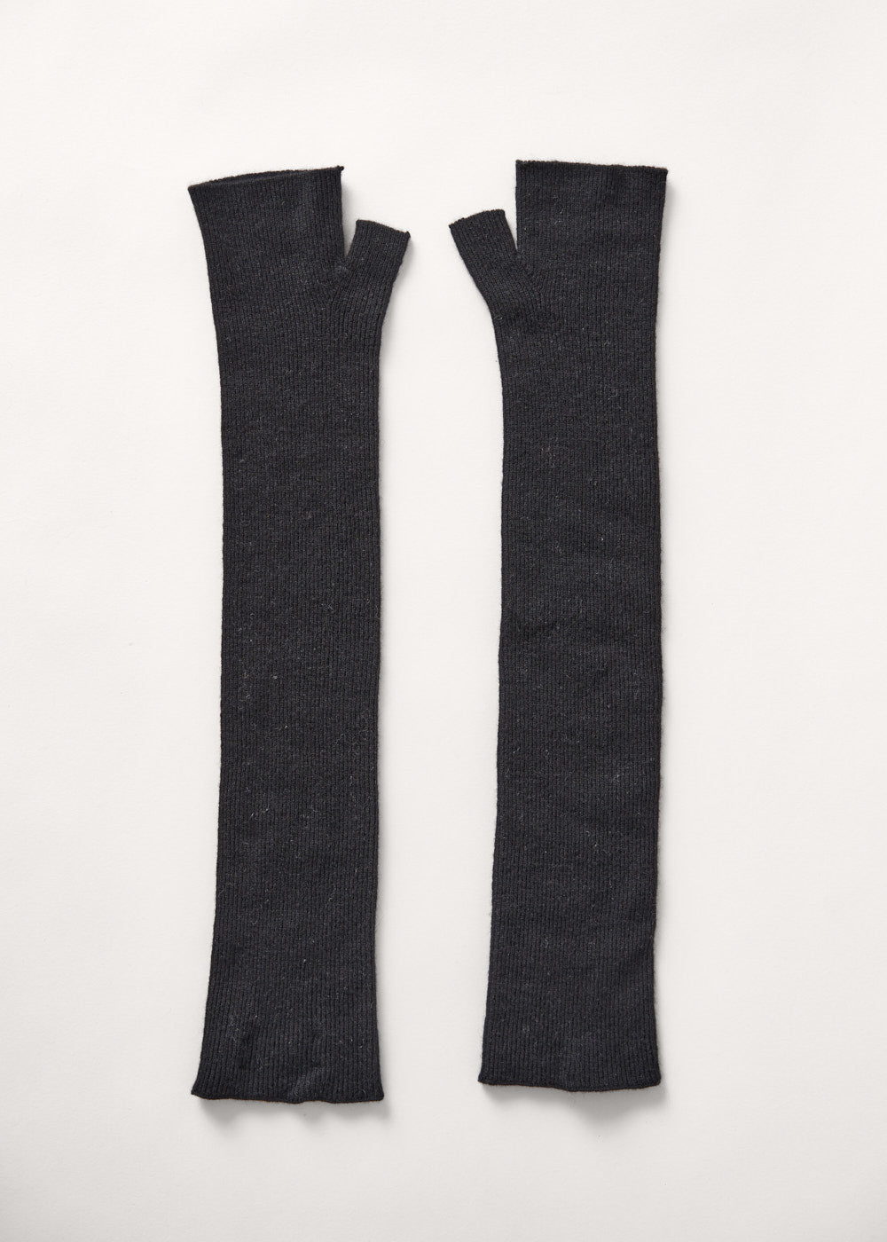 Black knit fingerless gloves 2025