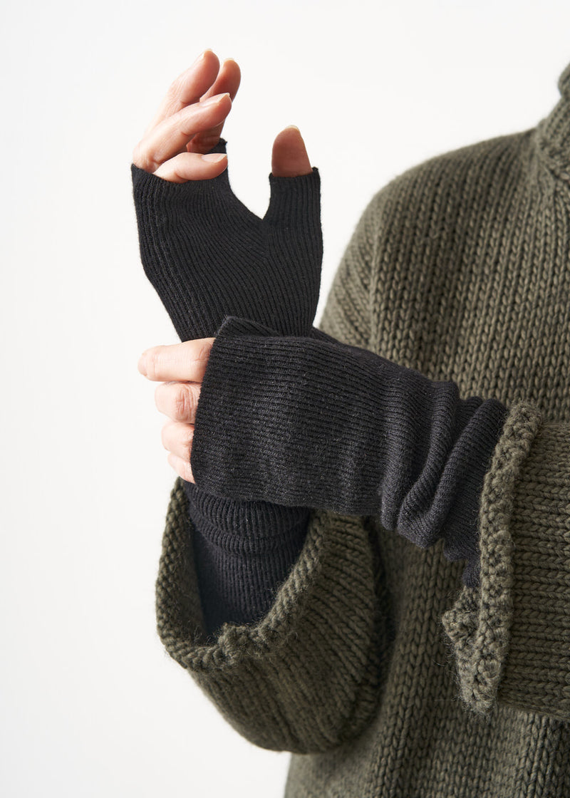 SERENA CASHMERE MIX FINGERLESS GLOVES - BLACK – BUSBY & FOX