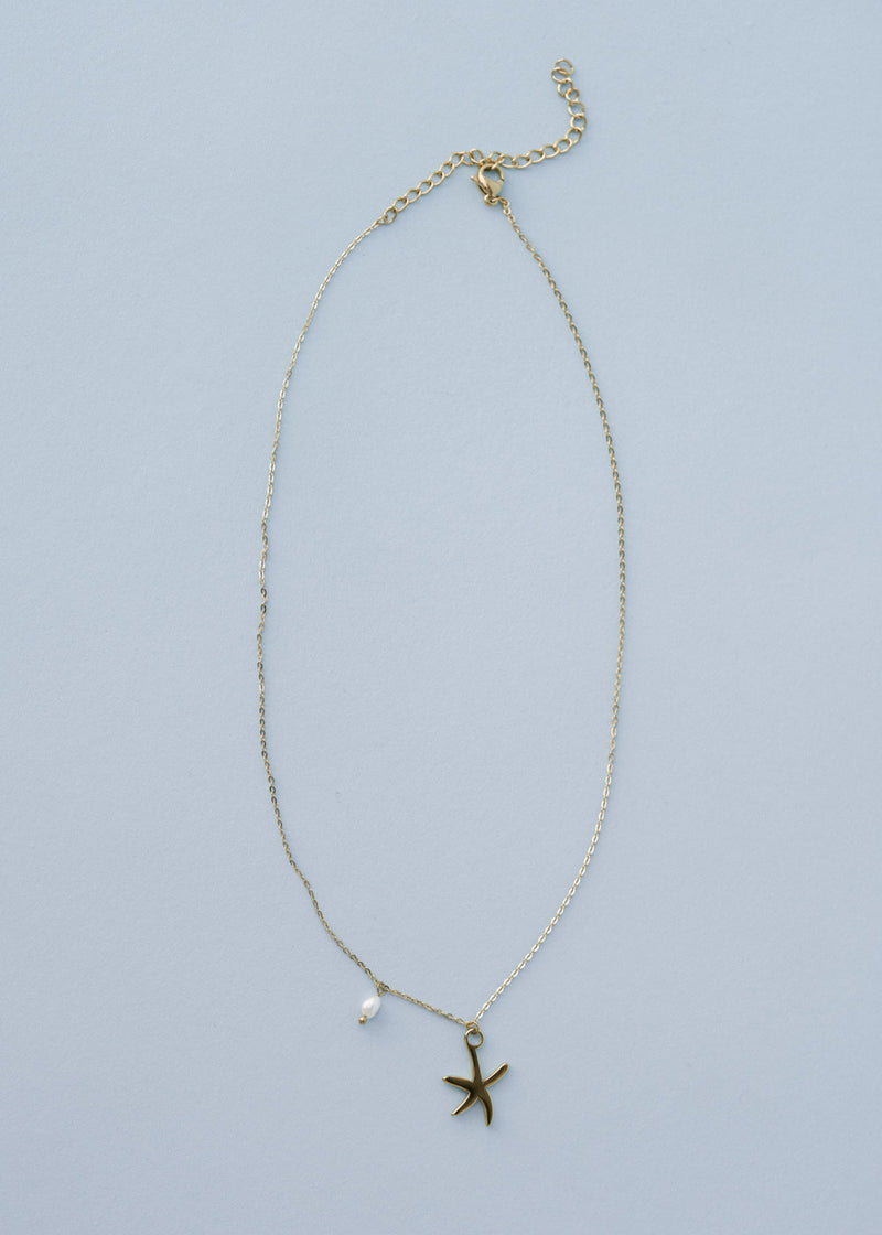 Simple chain necklace with starfish and pearl pendant