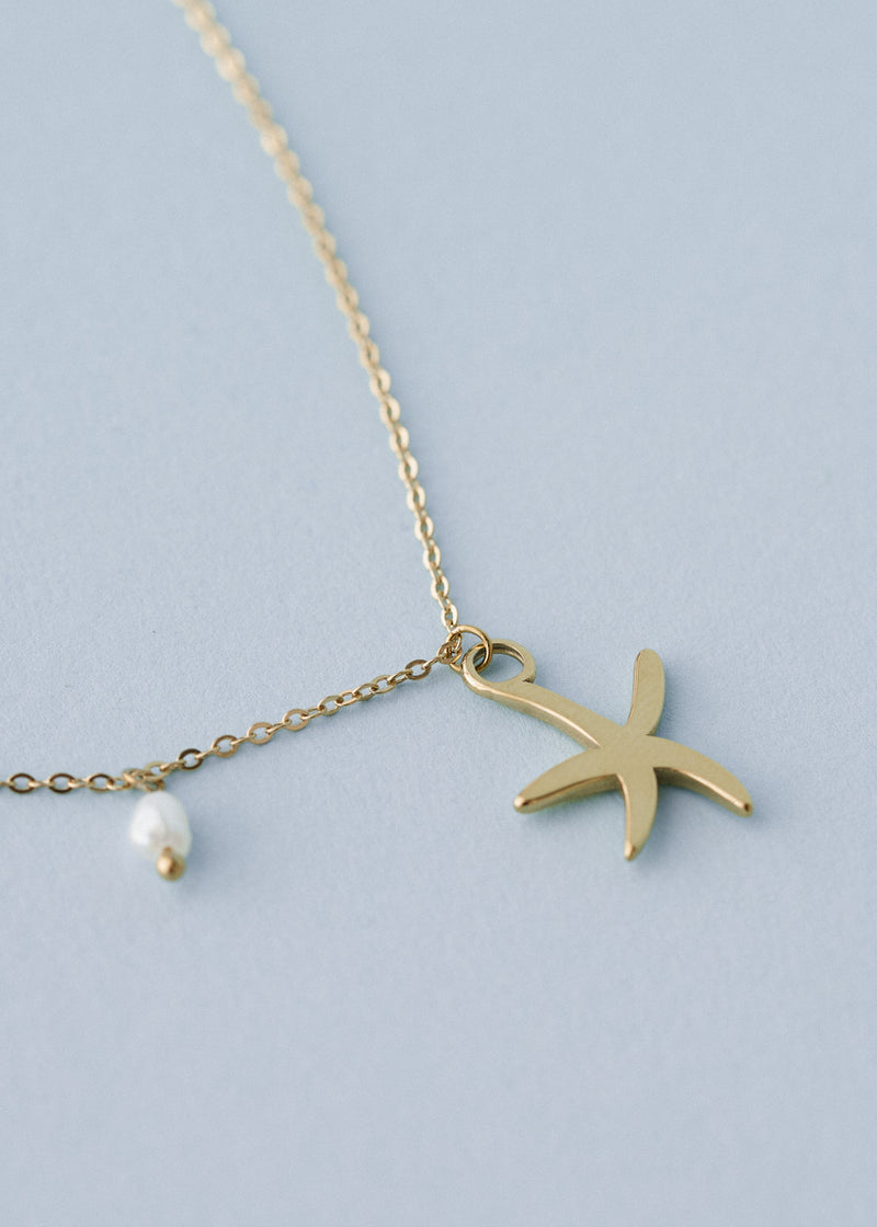 Simple chain necklace with starfish and pearl pendant