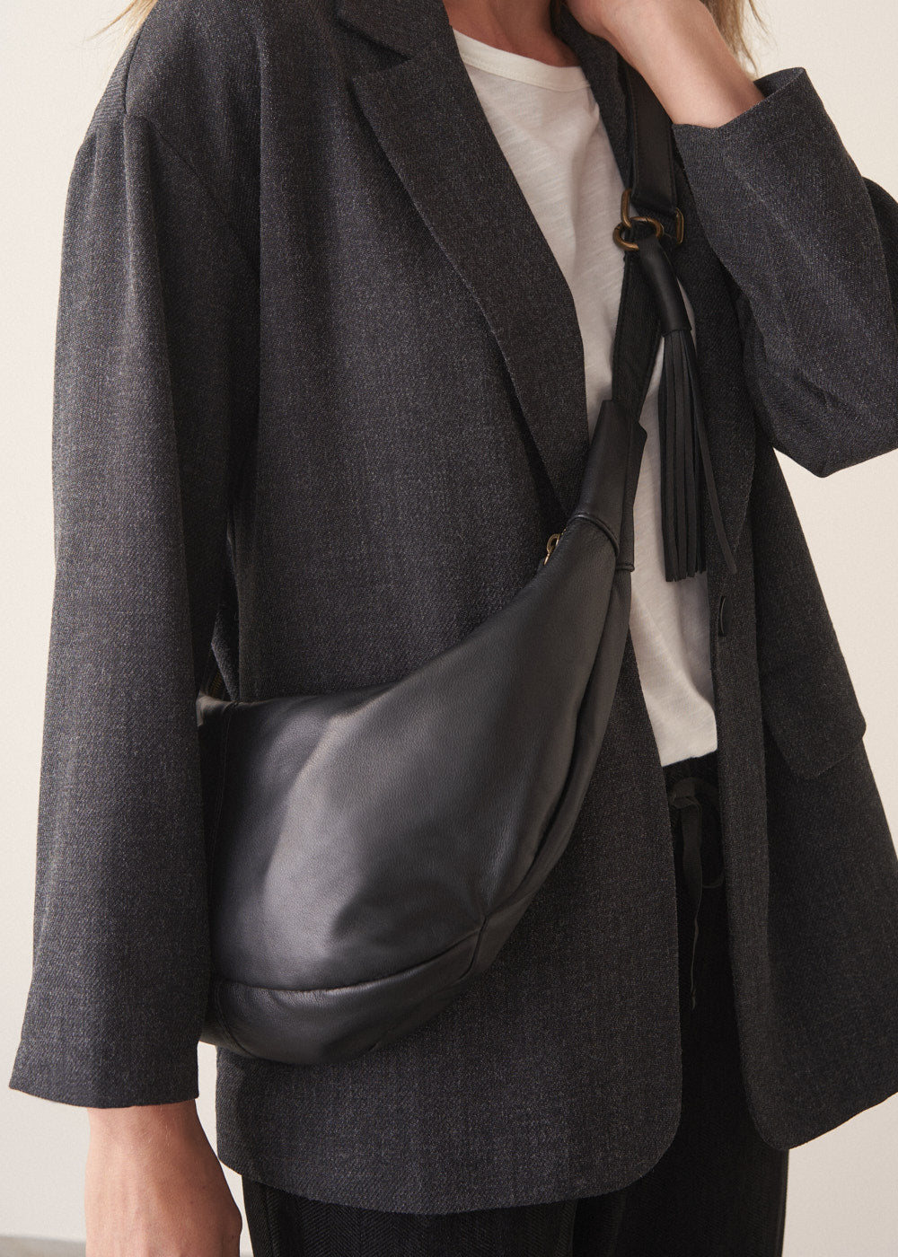 Izzie Sling Bag - Black