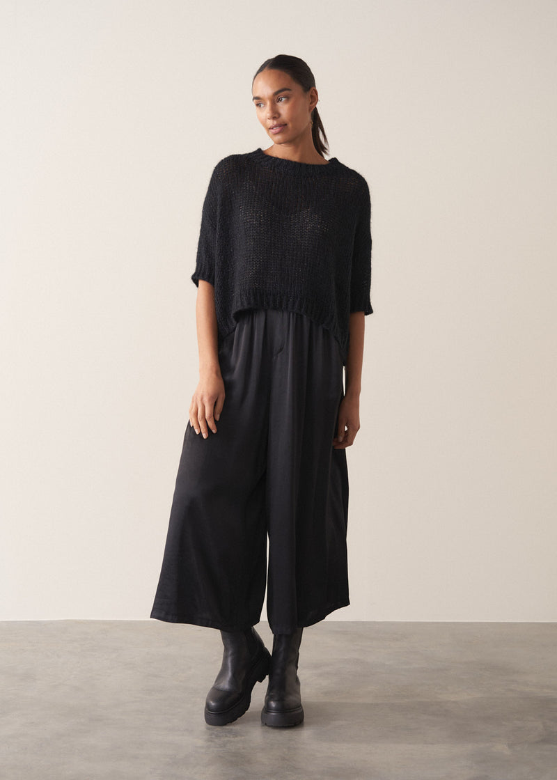 Black short sleeve sweater with sparkle detail