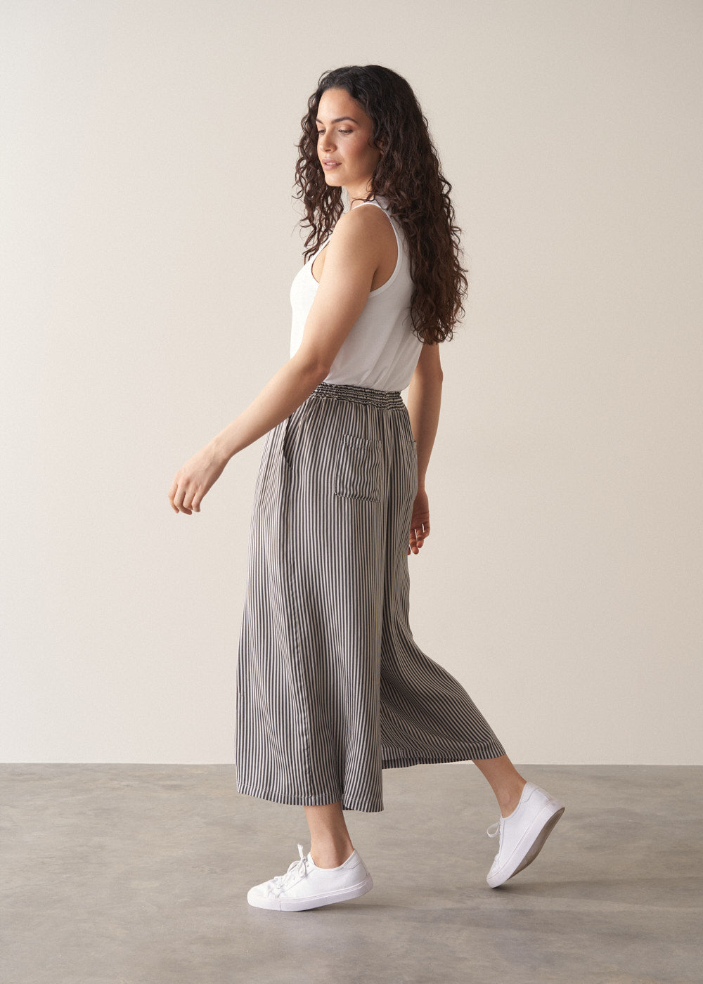 Samira Cropped Stripe Trouser - Charcoal | Bottoms – Busby & Fox