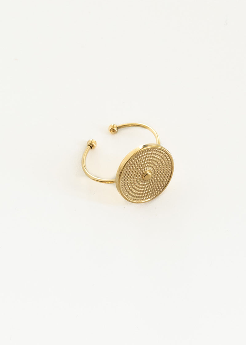 Gold disc ring with embossing detail